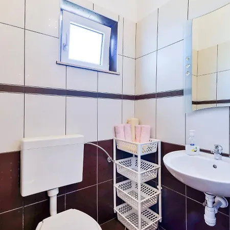 Apartman Mirjana By Interhome Maslenica