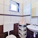 Apartament Mirjana By Interhome Maslenica